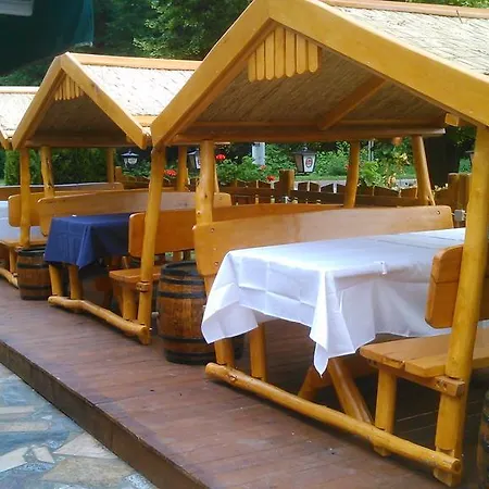 Fezor Panzio Es Etterem
